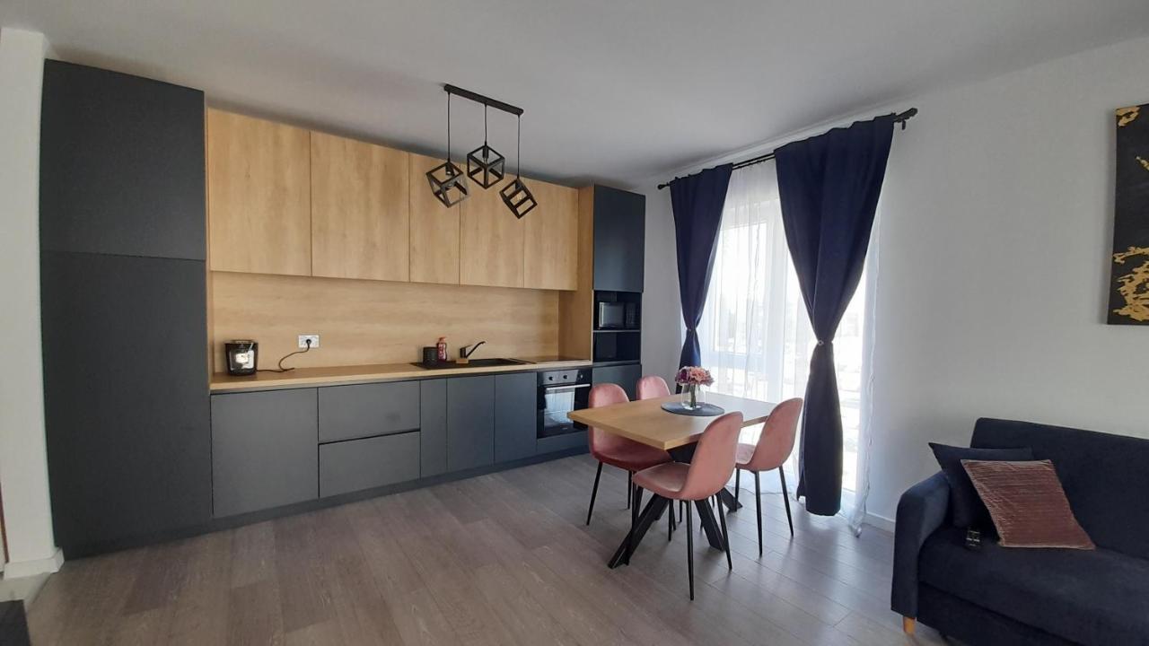 Sarah'S Place Орадя Екстер'єр фото