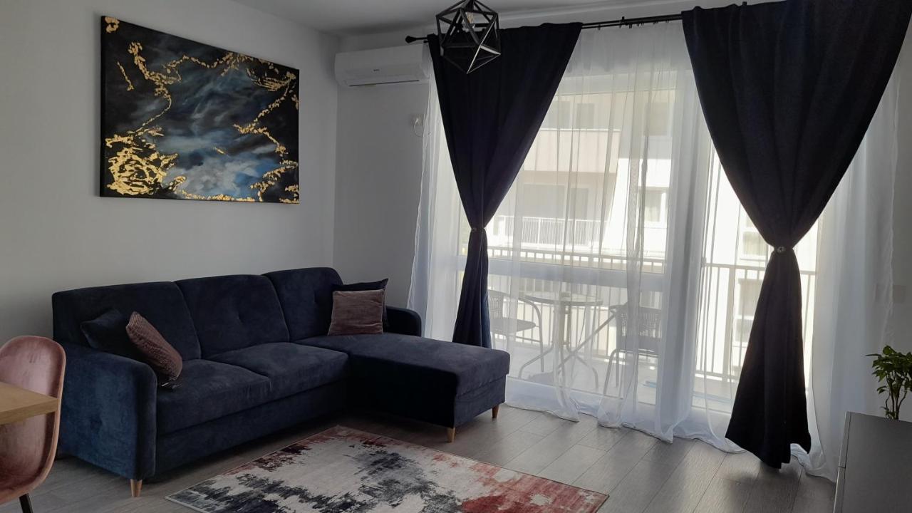 Sarah'S Place Орадя Екстер'єр фото